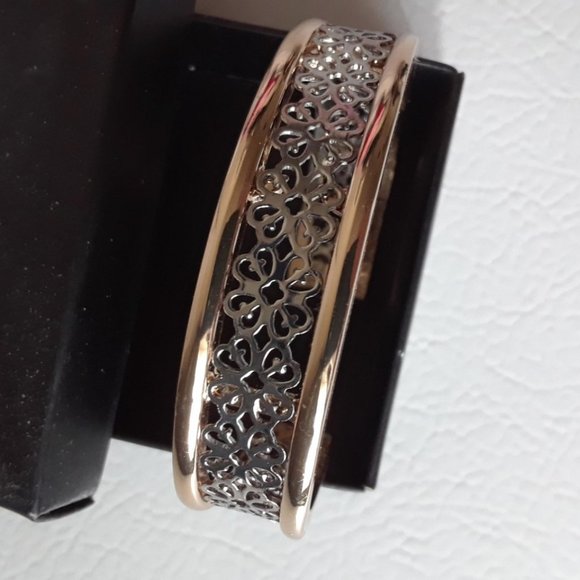 Lavena Cuff small - Picture 3 of 3